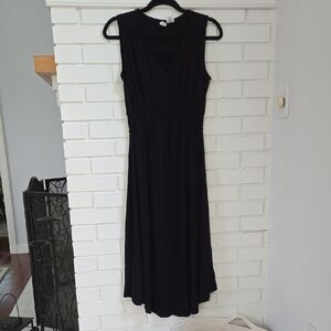 Jolie Black Sleeveless V-Neck Maxi Dress